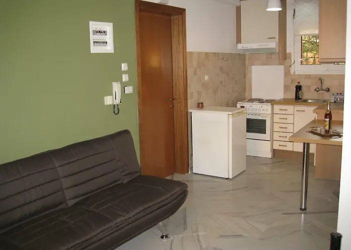 Agnanti Apts And * Agio Pnevma